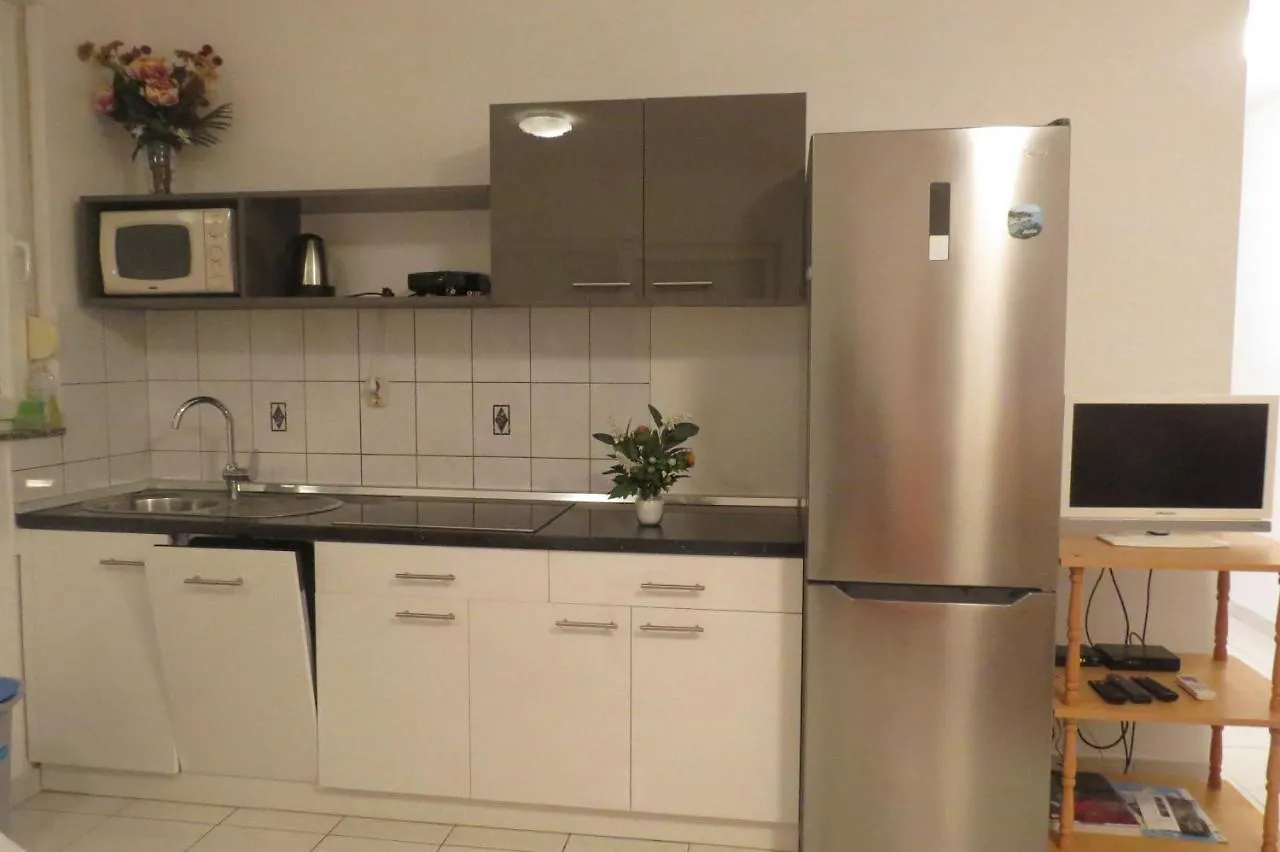 Ferienwohnung Modra Kuca Mandre Kroatien