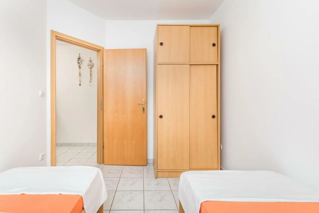 Ferienwohnung Modra Kuca Mandre